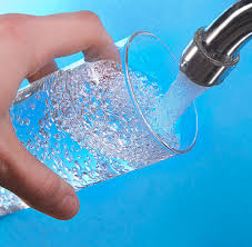 5 alternativas saludables para tomar agua