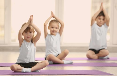 El yoga también es cosa de niños